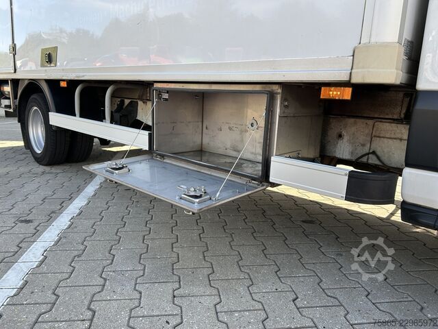 Closed box Ford Transit 2.0 TDCI Trend RWD / Box / Loadlift / F...