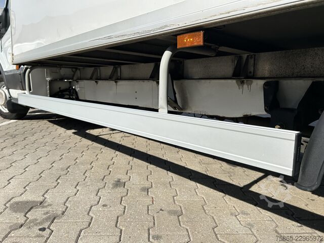 Closed box Ford Transit 2.0 TDCI Trend RWD / Box / Loadlift / F...