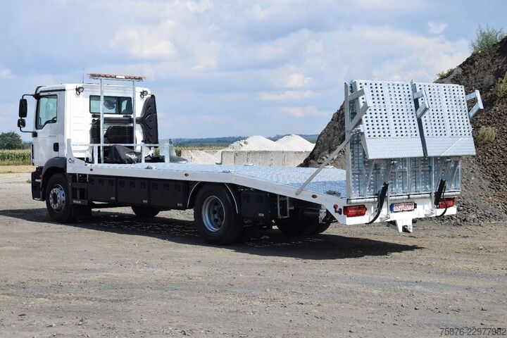 Autotransporter LKW MAN TGM 15.290 Maschinentransporter