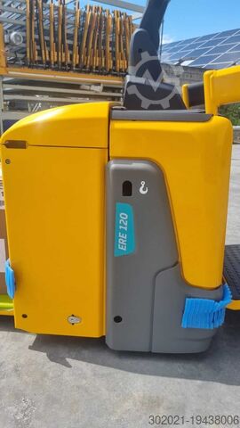 Elektrischer Hubwagen mit Fahrer Jungheinrich ERE 120