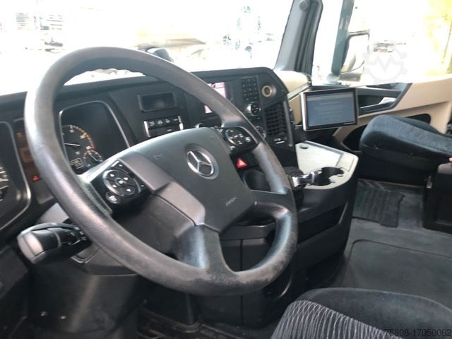 Standard SZM MERCEDES-BENZ Actros 1842 Euro5 Big Space Retarder ACC 2 Tanks