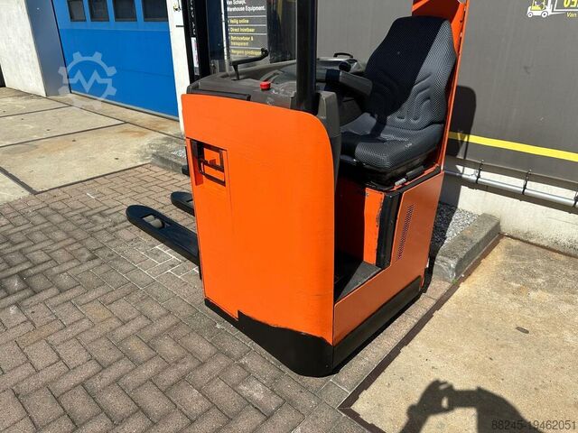 BT Elektro-Sitz-Hochhubwagen, 2900mm Hubhöhe, Baujahr 2016 BT SRE135