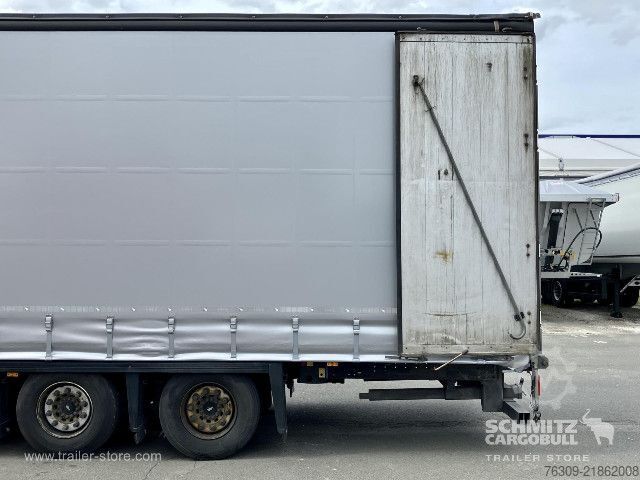 Auflieger mit Pritsche & Plane Schmitz Cargobull Curtainsider Mega Staplerhalterung Getränke