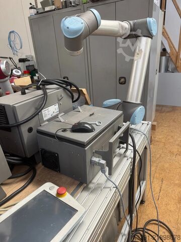 Industrial robot Cobot UR10 CB2