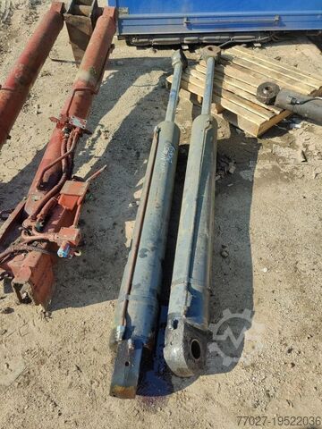 Hydrauliksystem Hyva Pistons hydraulic cylinders / hydraulisch