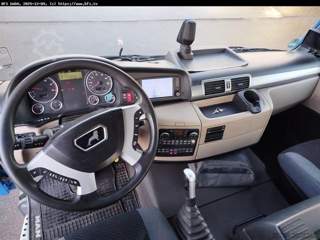 Roll-off tipper truck MAN TGS 26.500 6x4 BL Unfall-Fahrzeug! Instandgesetz