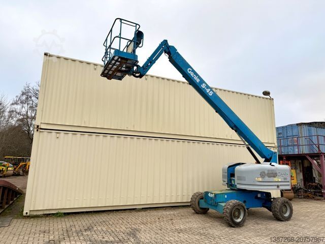 Arbeitsbühne GENIE S45 / 4x4 Diesel / 15.7 Meter / 2015 BJ