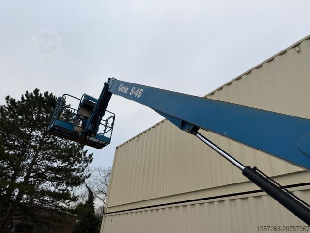Arbeitsbühne GENIE S45 / 4x4 Diesel / 15.7 Meter / 2015 BJ
