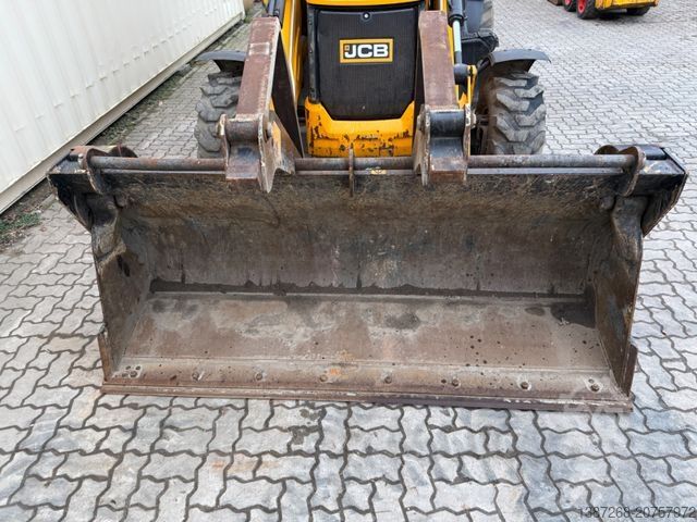 Baggerlader JCB 3CX Plus, 2022 BJ, 3.126 H, 81 KW/ 110 PS