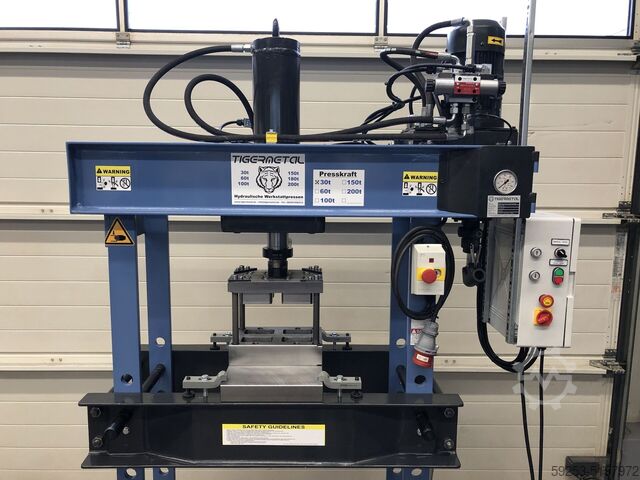 Hydraulic press machine workshop Tigermetal Hydraulische Werkstattpresse 100 Tonnen