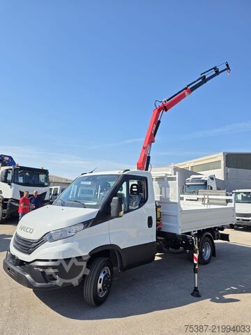 Three-way tipper van Iveco Daily 35