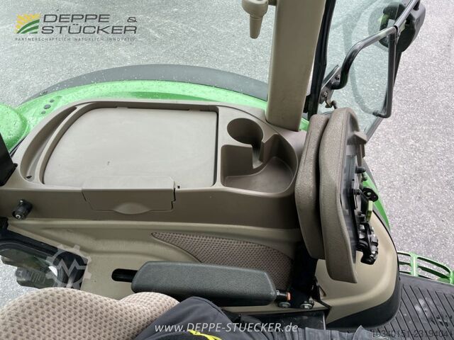 John Deere 5085M John Deere 5085M