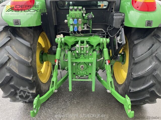 John Deere 5085M John Deere 5085M