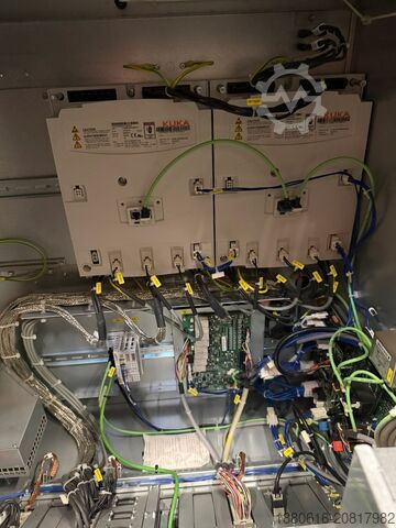 FLR – KR C4 Industrieroboter KUKA KR 210 R2700 extra