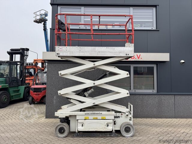 JLG 2030ES Scherenarbeitsbühne / Scherenlift 8 Meter Arbeitshöhe Elektrisch JLG 2030ES Schaarhoogwerker / Scissor lift 8Meter Werkhoogte Elektrisch