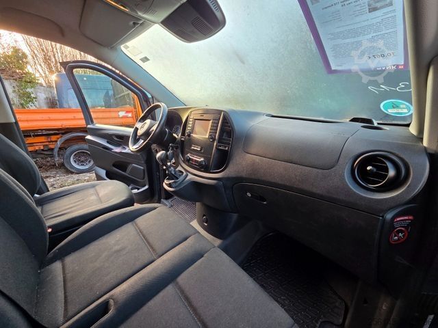 Minibus MERCEDES-BENZ Vito Kasten 110  Kamera Tempom. Klima Tüv neu E6