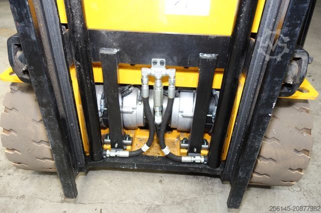 Front loader forklift HYUNDAI 18BT-9U  UVV  4,25m Hubh 1680kg Ladegerät