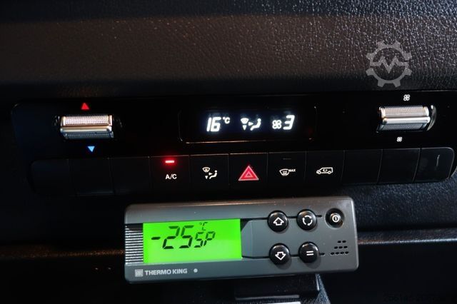 Refrigerator body van MERCEDES-BENZ Sprinter Tiefkühler -25 C°RWD 317 Tüv Neu Klima