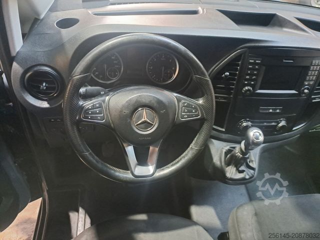 Minibus MERCEDES-BENZ Vito Kasten 110  Kamera Tempom. Klima Tüv neu E6