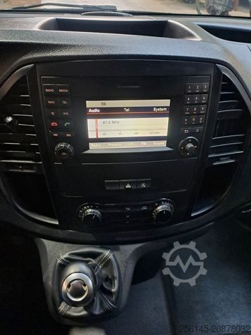 Minibus MERCEDES-BENZ Vito Kasten 110  Kamera Tempom. Klima Tüv neu E6