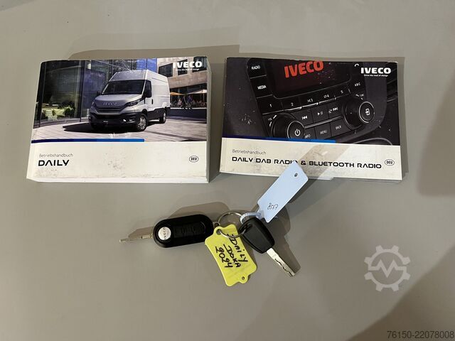 Platform van double cab Iveco Daily 35S16 2.3 375 DC 7 pers. Open Laadbak / E...