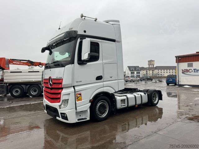 Volume tractor unit MERCEDES-BENZ ACTROS 1845 *  GIGASPACE * 2 X TANK * ACC *