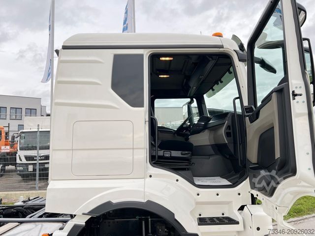 Truck chassis MAN TGS 33.510 BB 6x4 CH/RS 3,30 m/59 to./NA/AHK/Neu