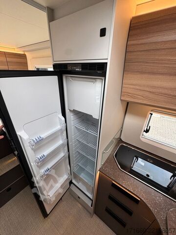 Semi-integrated camper BÜRSTNER B66 TD 690 sofort verfügbar