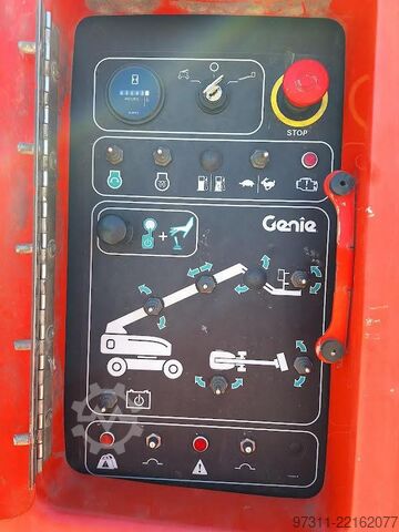 Telescopic boom lift Genie S-60 HC