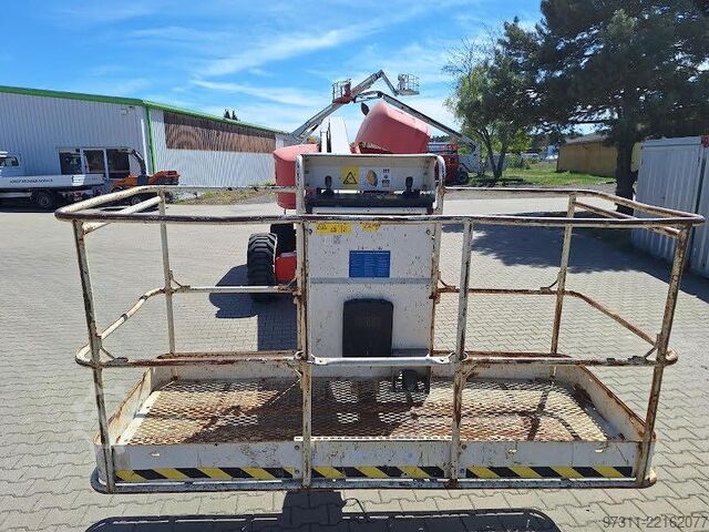 Telescopic boom lift Genie S-60 HC