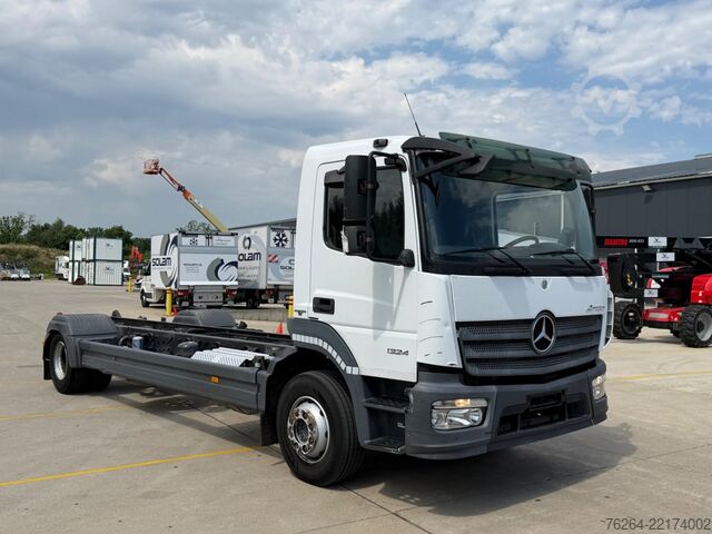 Fahrgestell mit Fahrerhaus Mercedes-Benz ATEGO 1324 AUTOMAAT EURO6
