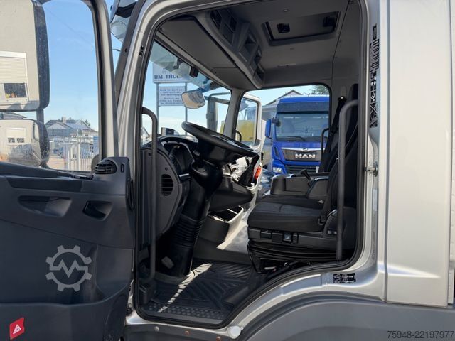 Box van MERCEDES-BENZ Atego .