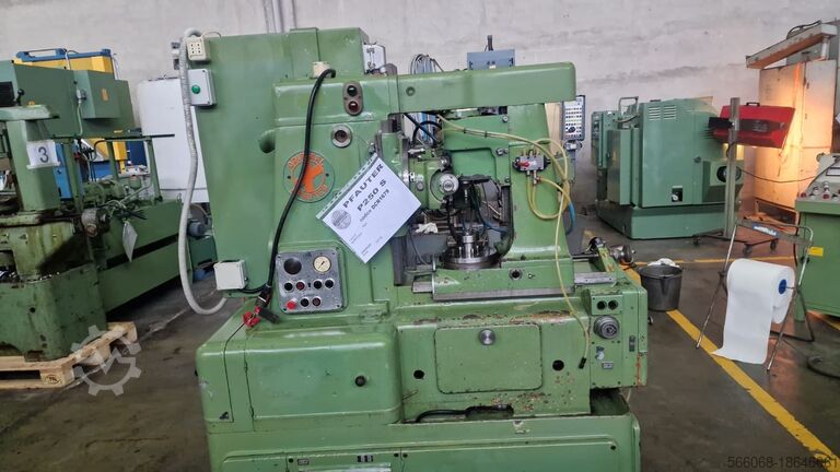 Vertikale Wälzfräsmaschine Pfauter P250 S