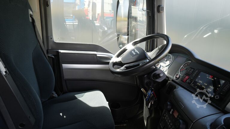 Tipper MAN TGS 49.460 10x8 tipper 413.700km