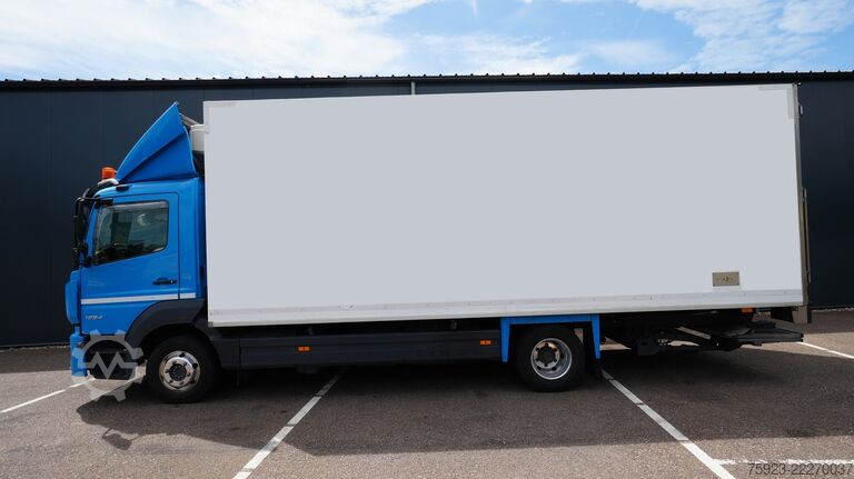 Refrigerated/frozen transport Mercedes-Benz Atego 1224 frigo truck meat hooksystem 409.000km
