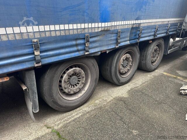Open semitrailer with tarp Wielton 