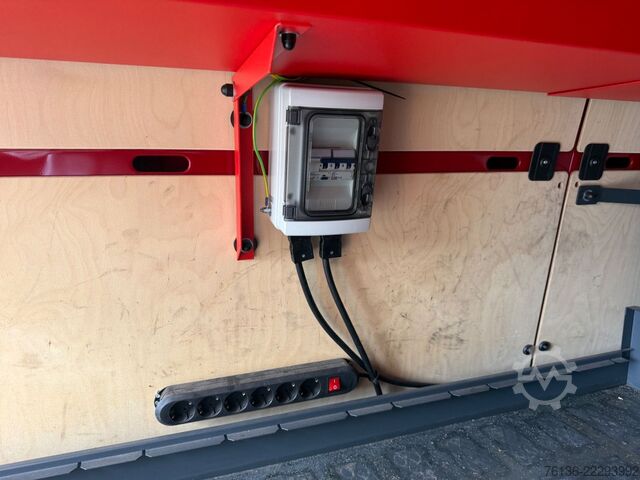 High top van MERCEDES-BENZ Sprinter 315 CDI Klima Werkstatt Kamera L2H2