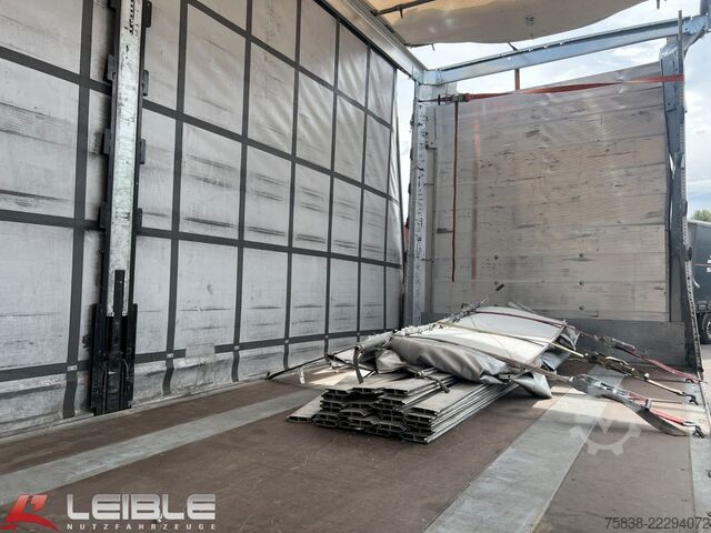 Auflieger mit Pritsche & Plane SCHMITZ CARGOBULL SCB*UNFALL*Mega Tautliner*Hubdach*
