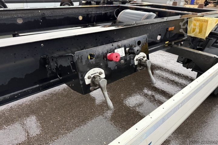 Swap chassis trailer Krone AZ BDF  Wechselfahrgestell