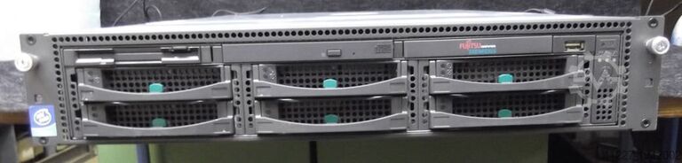 Server FUJITSU PRIMERGY RX300