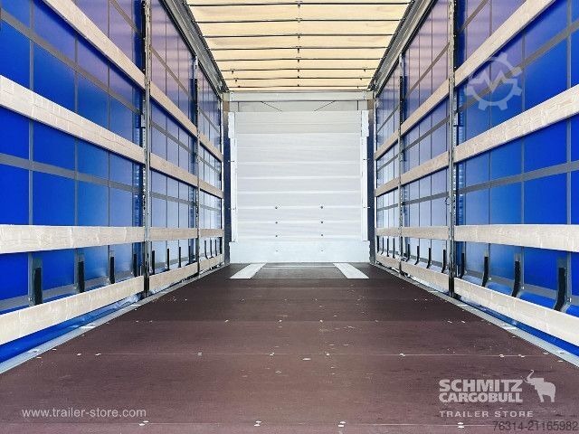 Auflieger mit Pritsche & Plane Schmitz Cargobull Curtainsider Mega Getränke