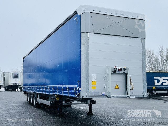 Auflieger mit Pritsche & Plane Schmitz Cargobull Curtainsider Mega Getränke