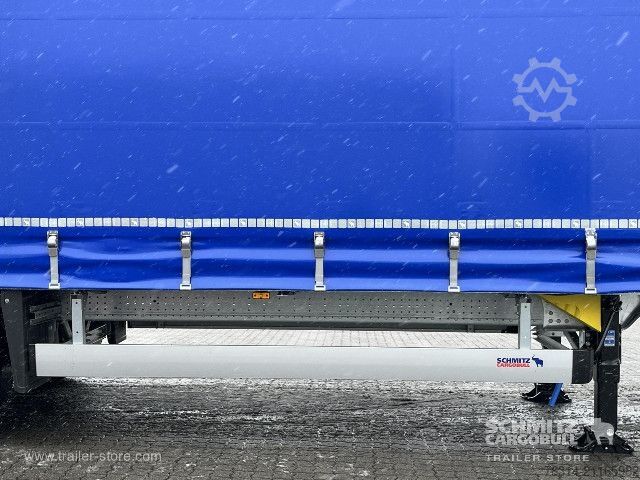 Auflieger mit Pritsche & Plane Schmitz Cargobull Curtainsider Mega Getränke
