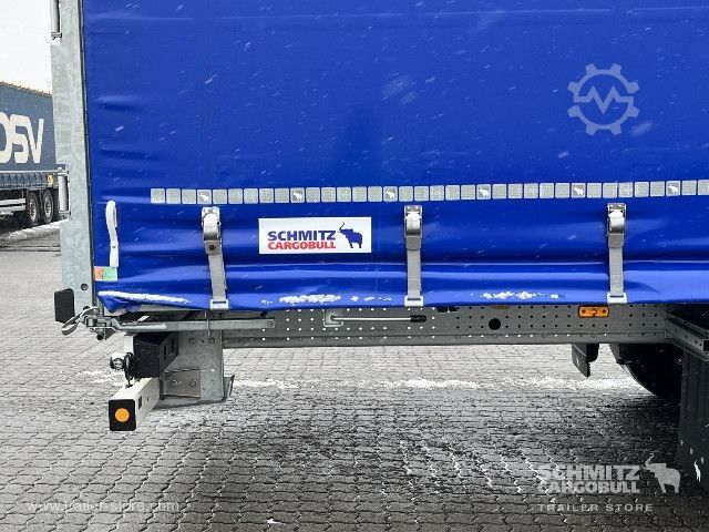 Auflieger mit Pritsche & Plane Schmitz Cargobull Curtainsider Mega Getränke