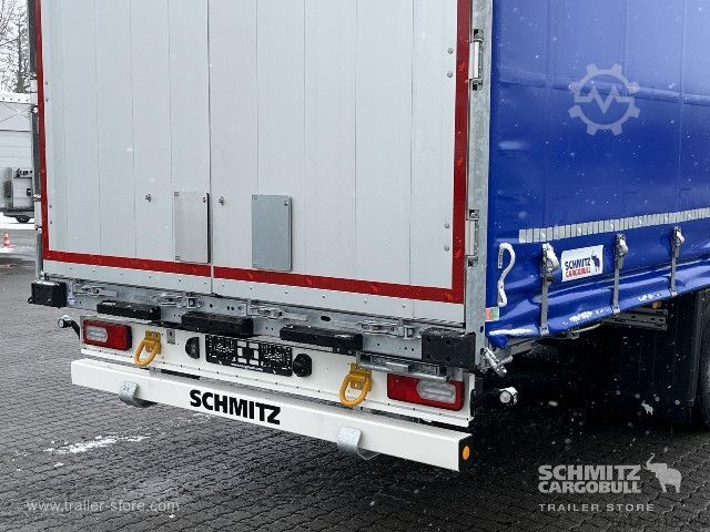 Auflieger mit Pritsche & Plane Schmitz Cargobull Curtainsider Mega Getränke