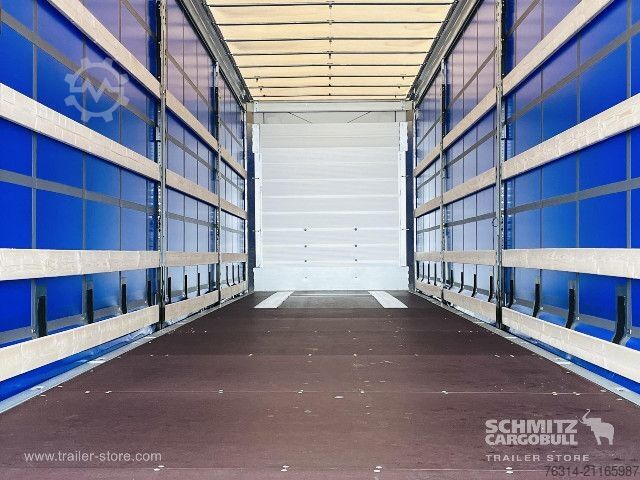 Auflieger mit Pritsche & Plane Schmitz Cargobull Curtainsider Mega Getränke