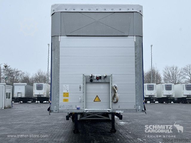 Auflieger mit Pritsche & Plane Schmitz Cargobull Curtainsider Mega Getränke