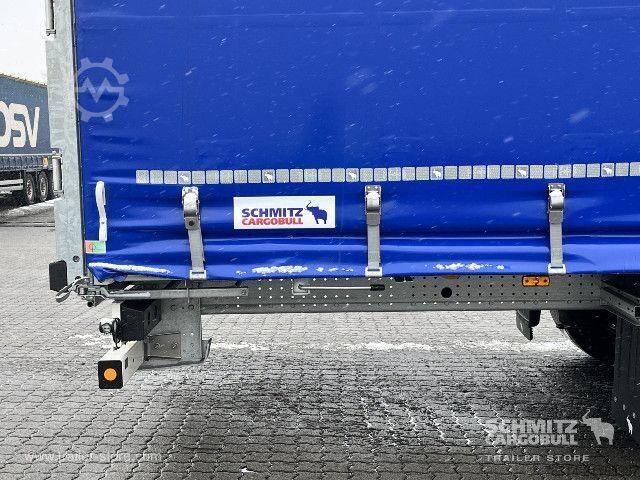 Auflieger mit Pritsche & Plane Schmitz Cargobull Curtainsider Mega Getränke