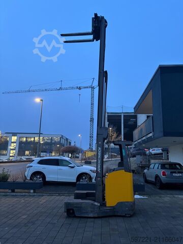 Vierwege-Schubmaststapler Jungheinrich ETV-Q 25 neue Batterie