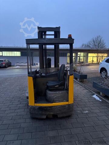 Vierwege-Schubmaststapler Jungheinrich ETV-Q 25 neue Batterie